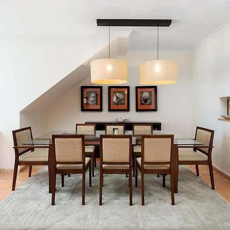 3 Bedroom In Gated Complex With Pool Sol