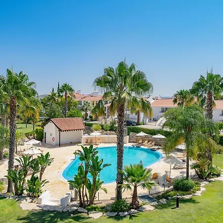 3 Bedroom In Gated Complex With Pool Sol Appartement