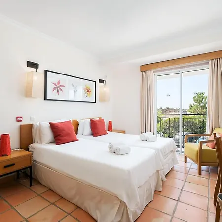 3 Bedroom In Gated Complex With Pool Sol Quarteira
