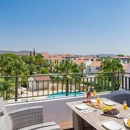 3 Bedroom In Gated Complex With Pool Sol Appartement