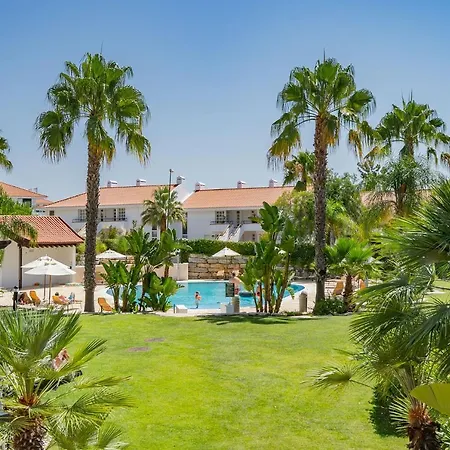 3 Bedroom In Gated Complex With Pool Sol * Quarteira